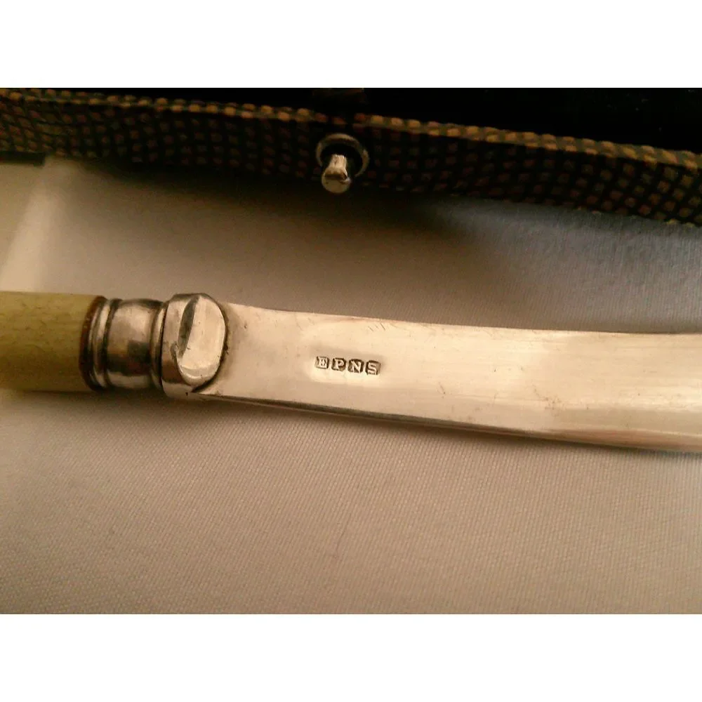 Vintage EPNS‎ Silver-Plated Butter Knife Set in Textured Case Dining Cutlery